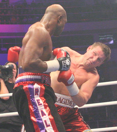 Ibragimov beats Holyfield